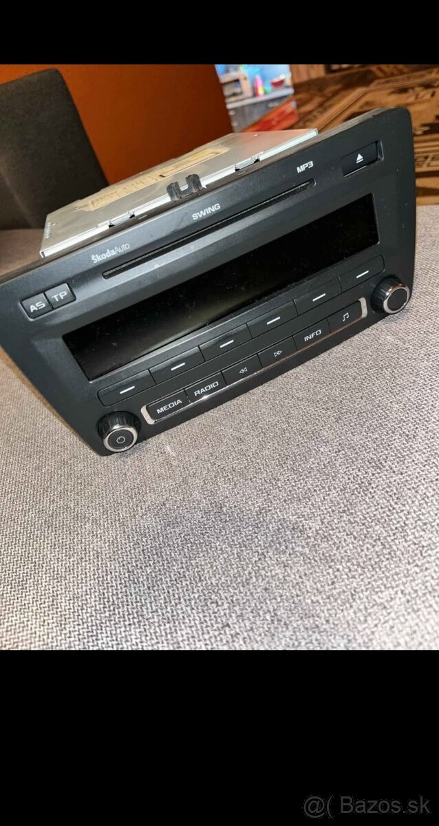 Predam originalne skodovacke radio