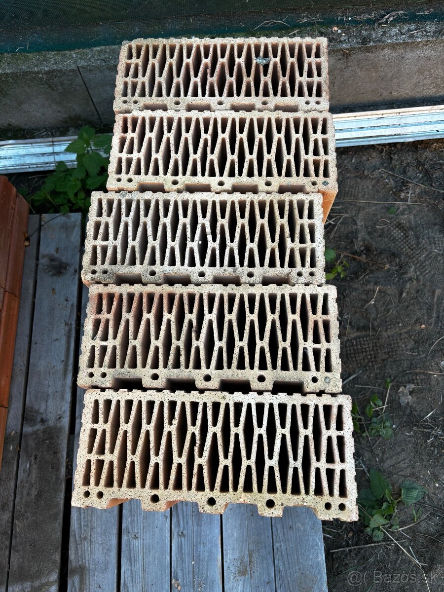 Heluz family 30-1/2 brúsená