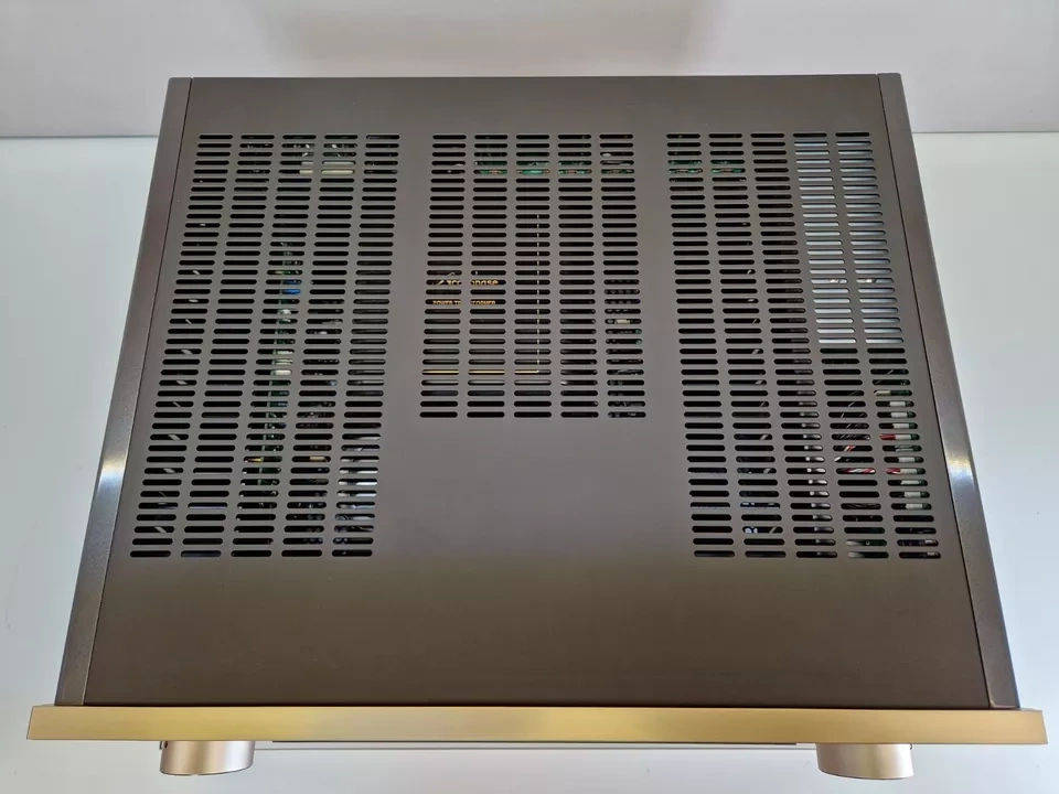 Accuphase E-380