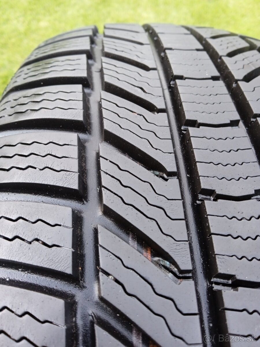 215/65 r17 zimné pneu.Continental  6 mm
