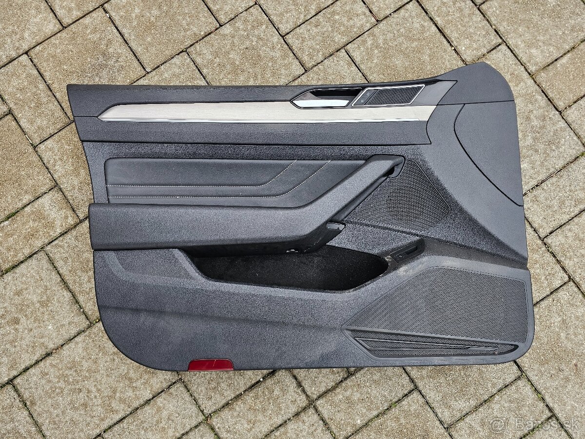 Volkswagen Passat B8 šoferov tapacír