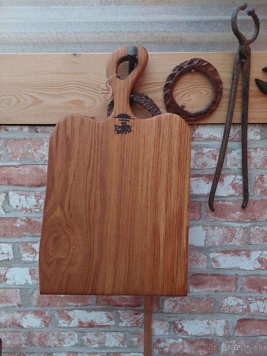 Predám dosku na krájanie / Denko, Lopár 15 /.