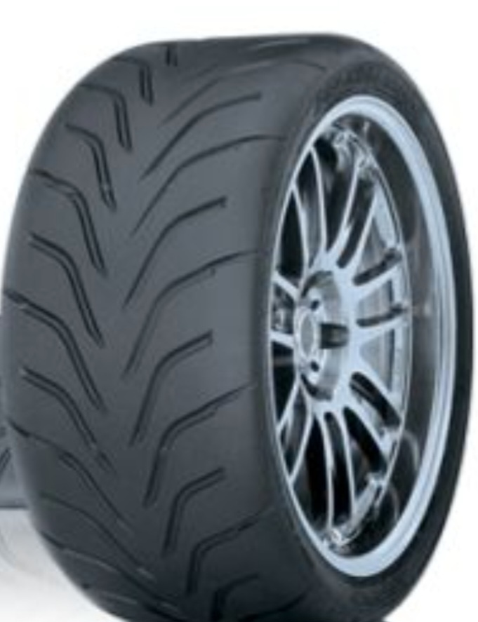 Predám semislick r18 2ks 235/45 a 2ks 245/45