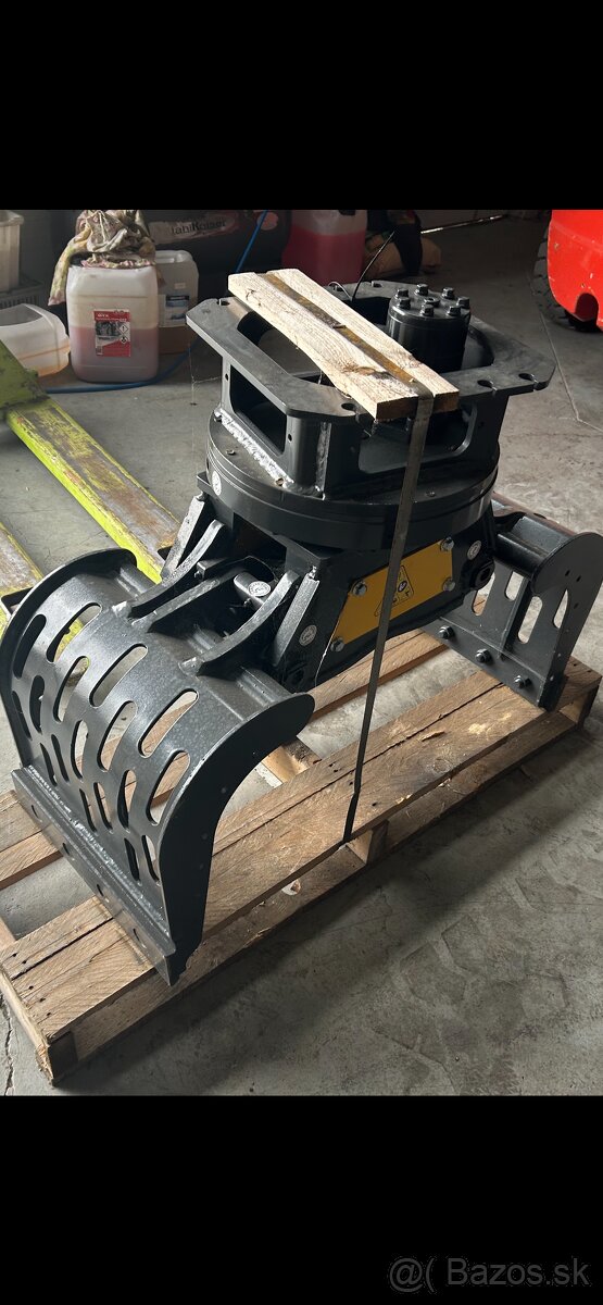 Drapaky -Müstang GRP-150