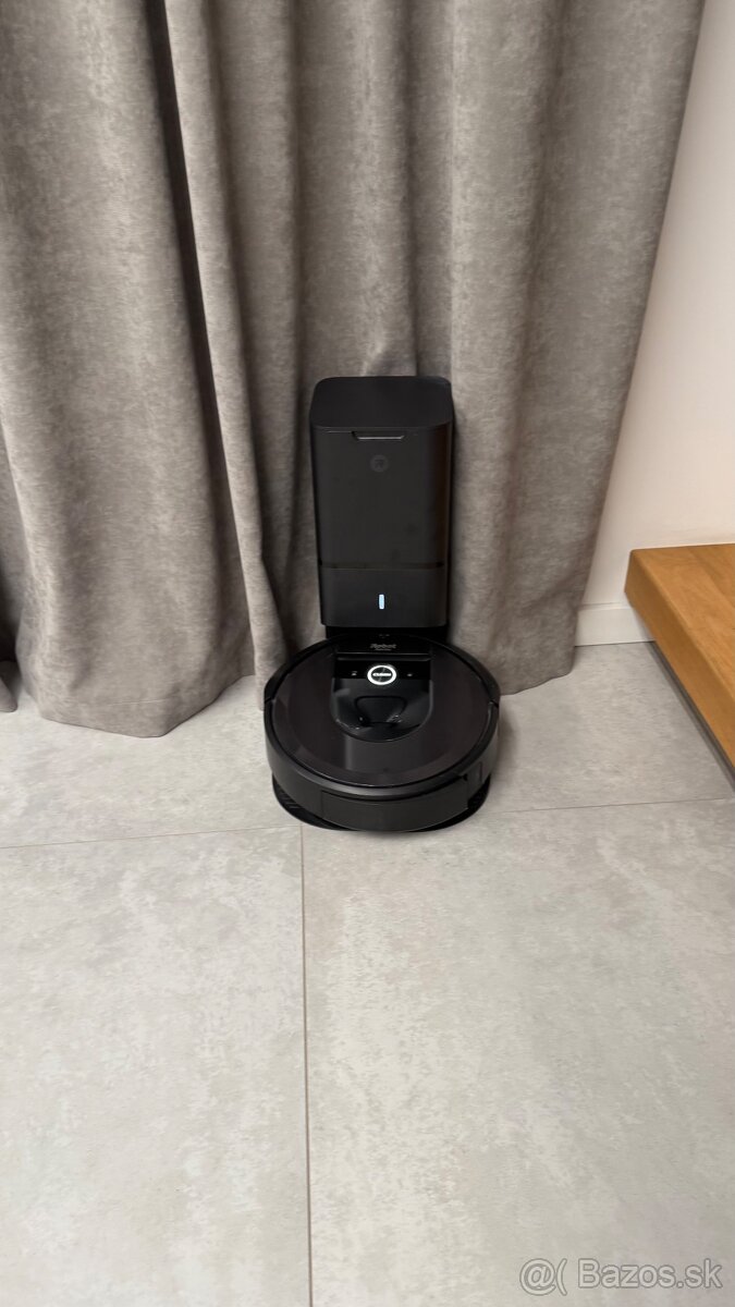 Robotický vysávač urobiť roomba i7