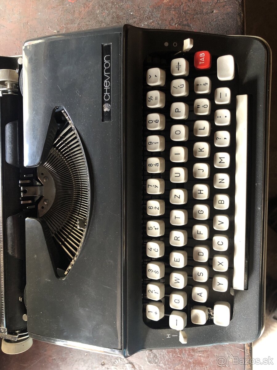 písací stroj chebron