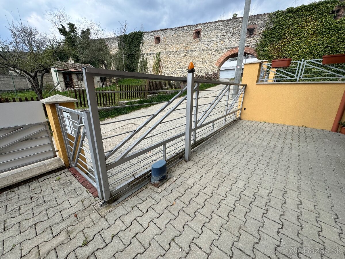Predám elektrickú bránu