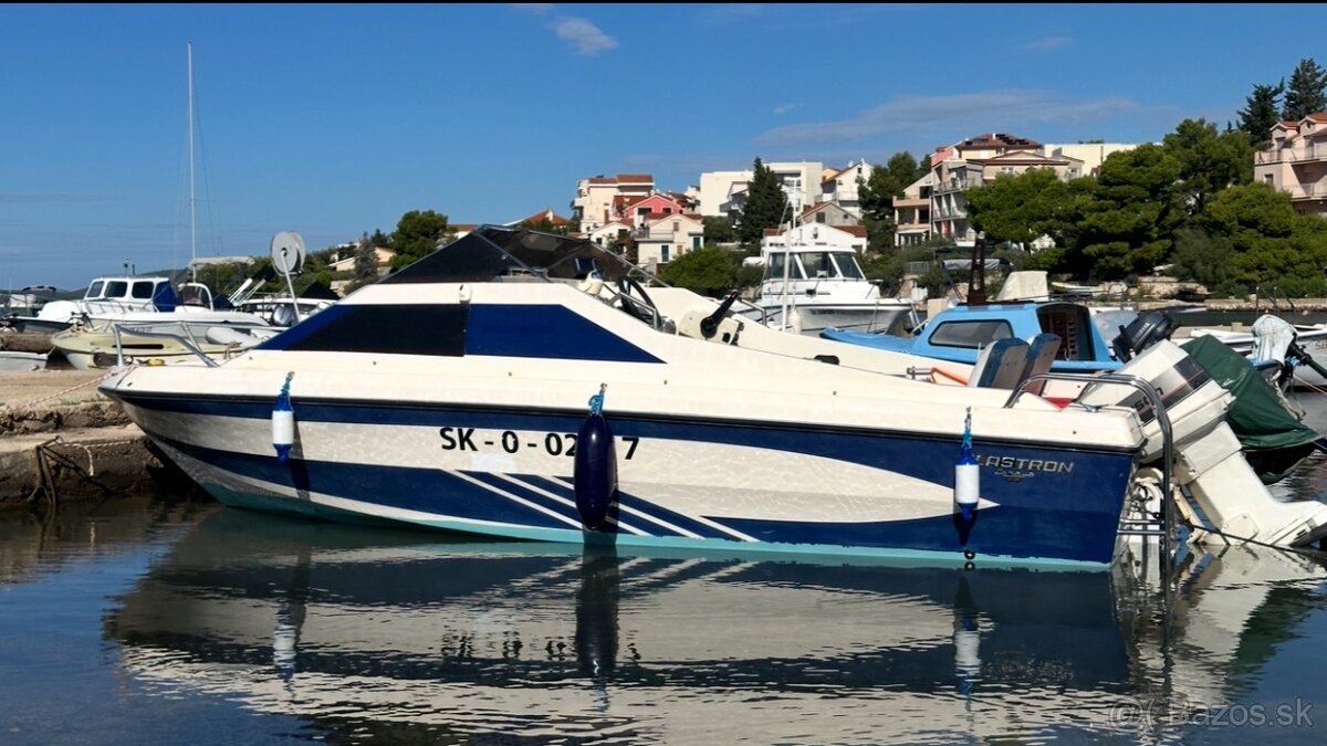Glastron La Raya Medium - Motorový čln