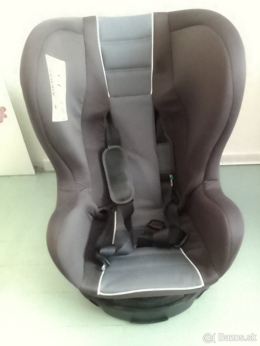 Na predaj autosedačka Revo Agora Storm