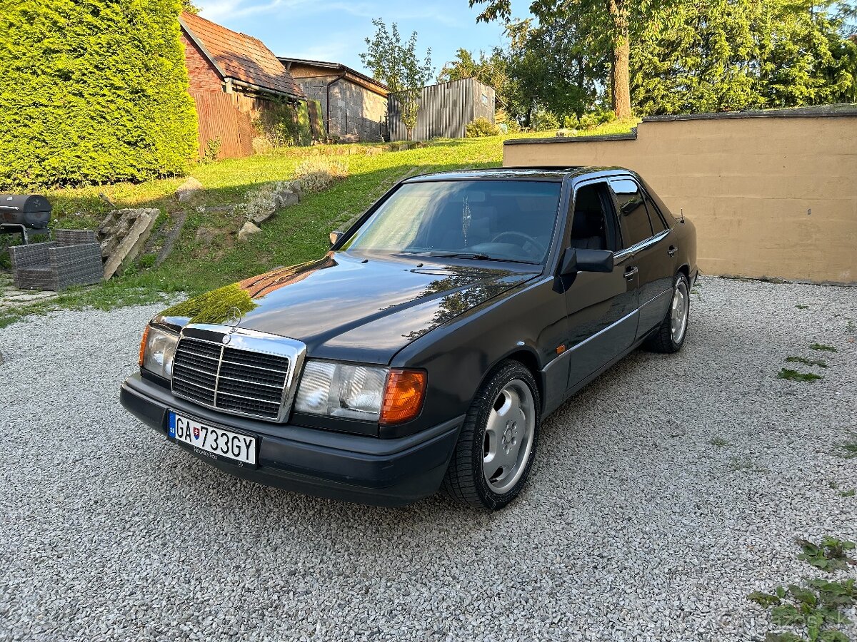 Mercedes W124 200e