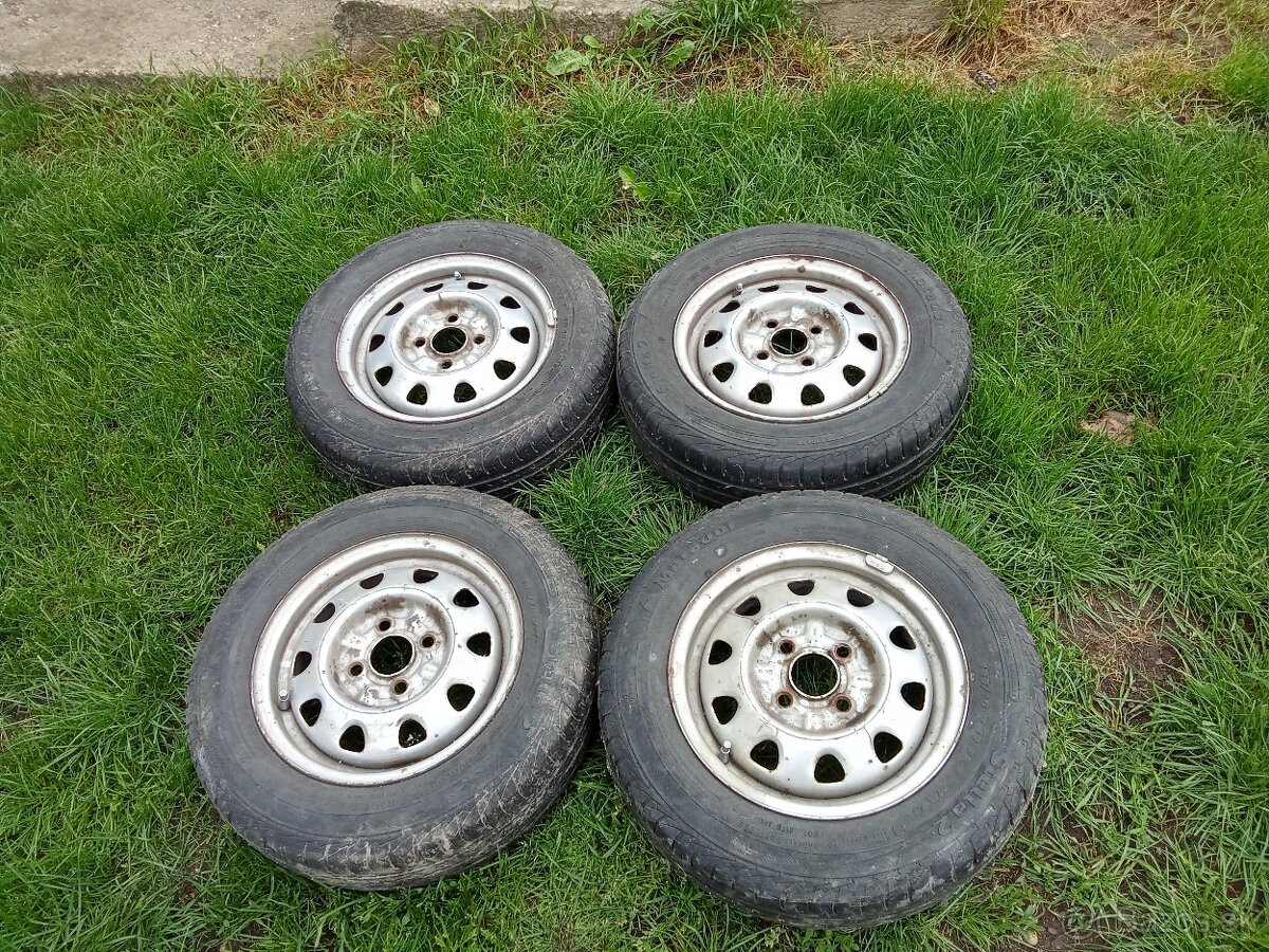 Predám kolesá na škoda felicia 4X100 r13