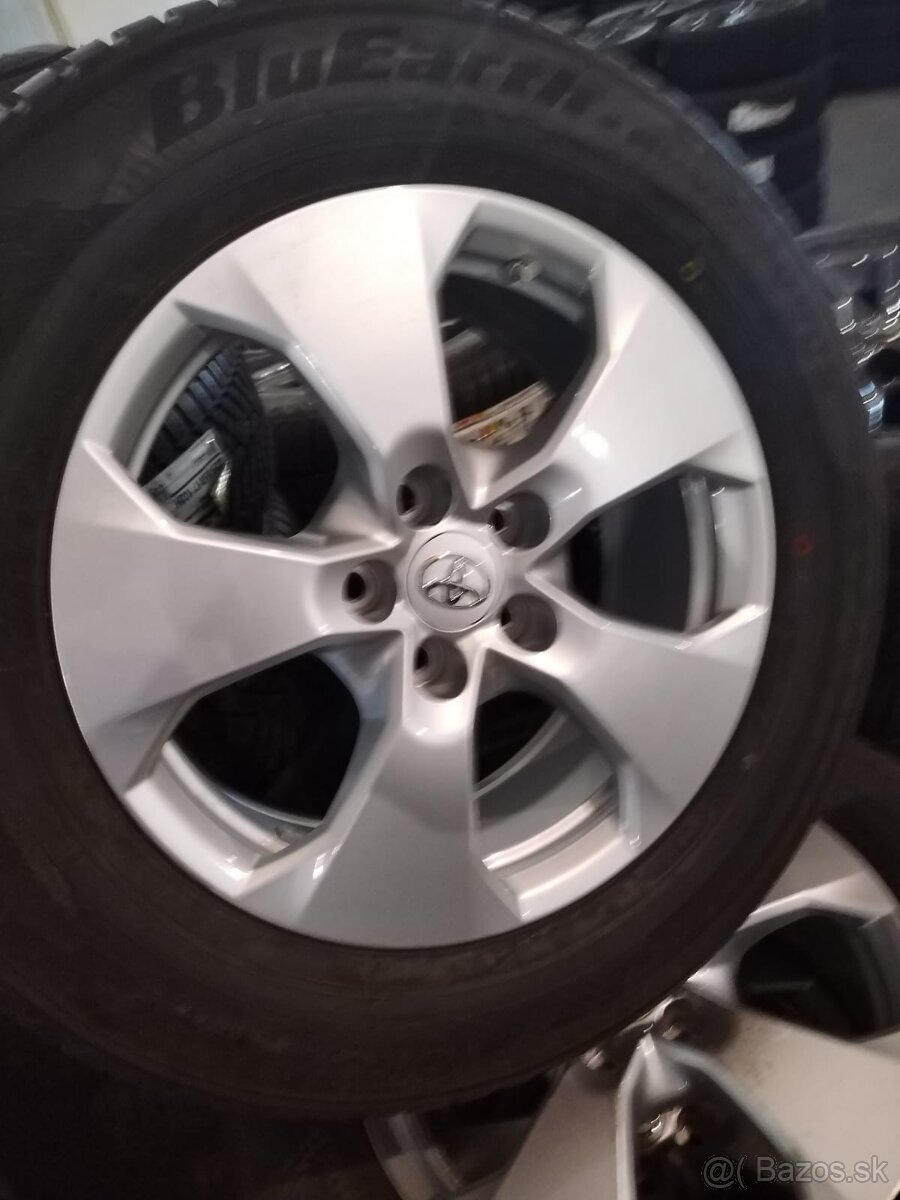 Toyota RAV4 zimný alu komplet R17 - nepoužitý + Yokohama