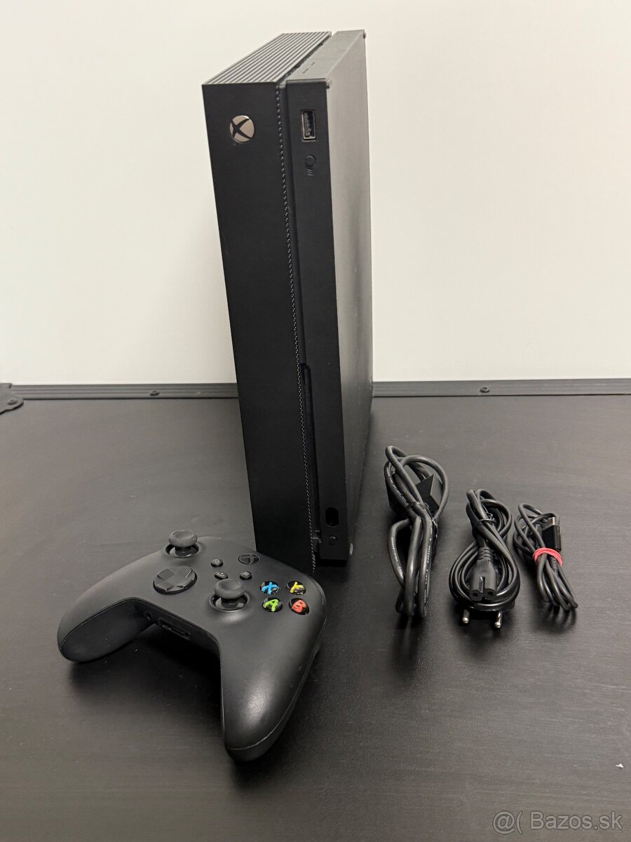 Xbox one x edicia 1Tb plus záruka 12 mesiacov