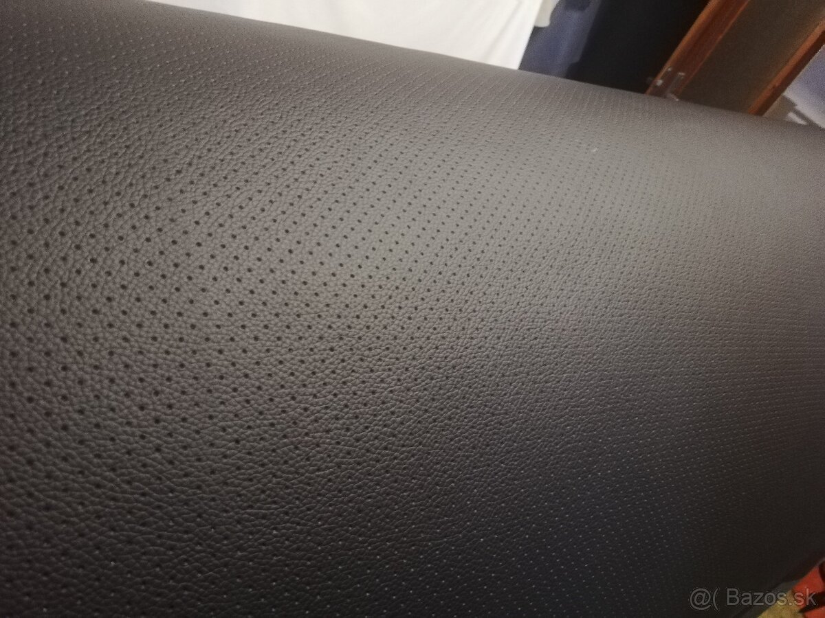 Autokoža, perforovaná, čierna,