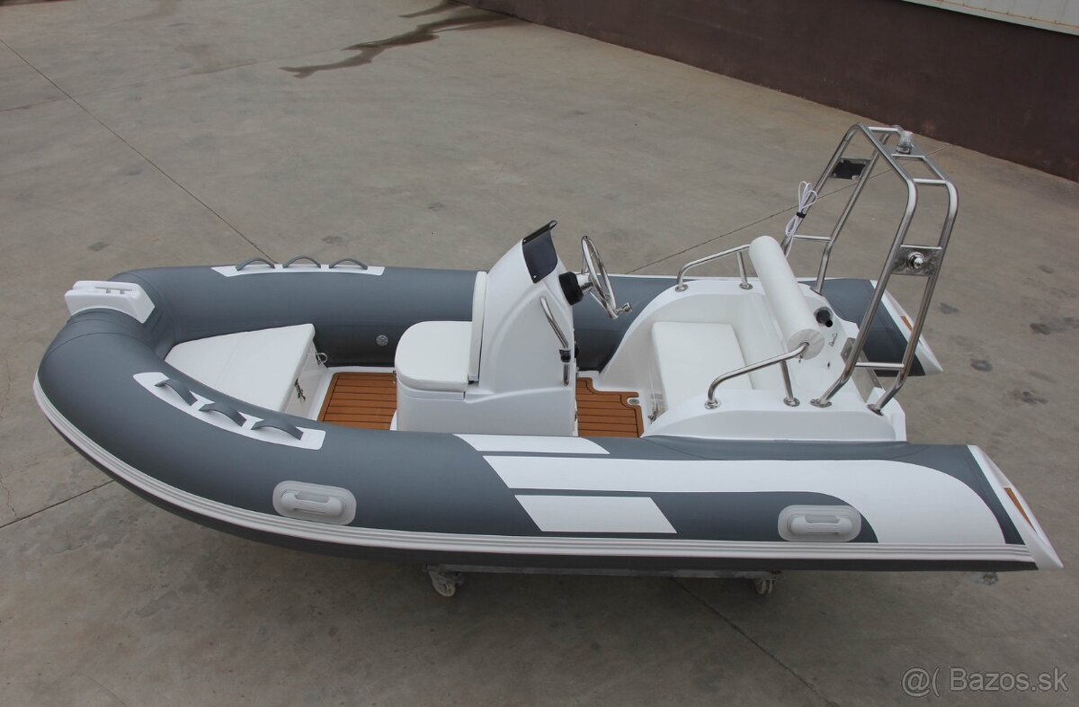 RIB - Nový nafukovací člun 3,9m s laminátovým kýlem max 40HP