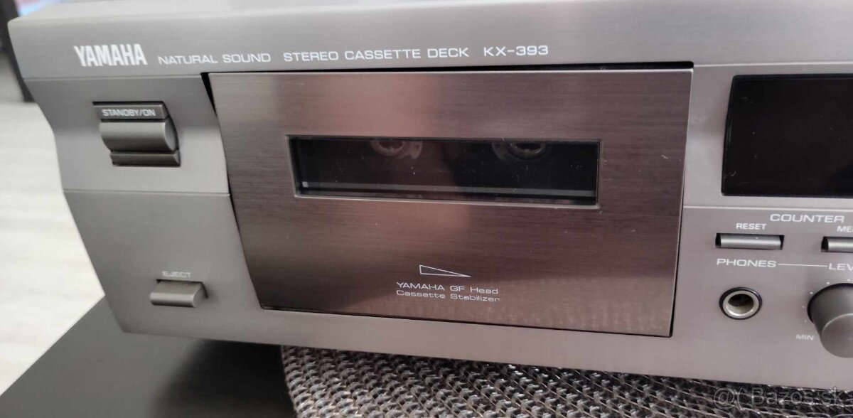 YAMAHA NATURAL SOUND STEREO CASSETTE DECK KX-393