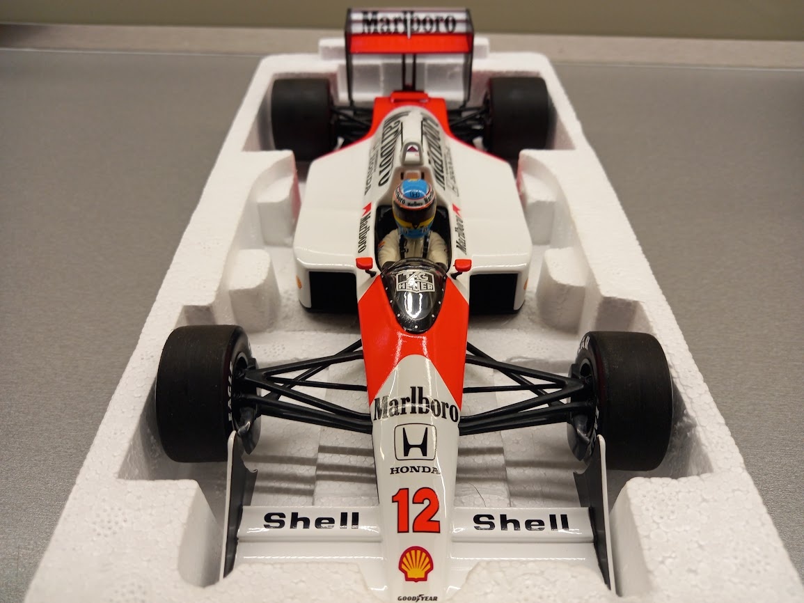 F1 MCLAREN HONDA MP4/4 CIRCUIT CATALUNYA 2015 ALONSO 1:18