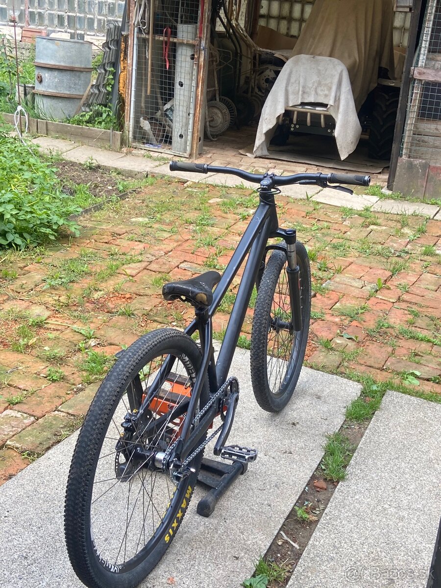 Kellys whip 30 Dirt