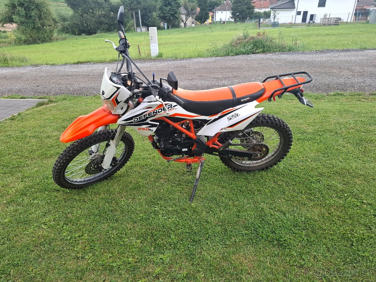 Defender 250ccm