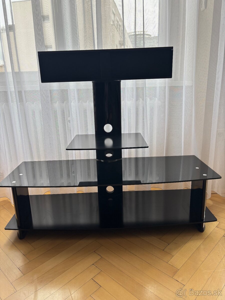 Stolik pod TV