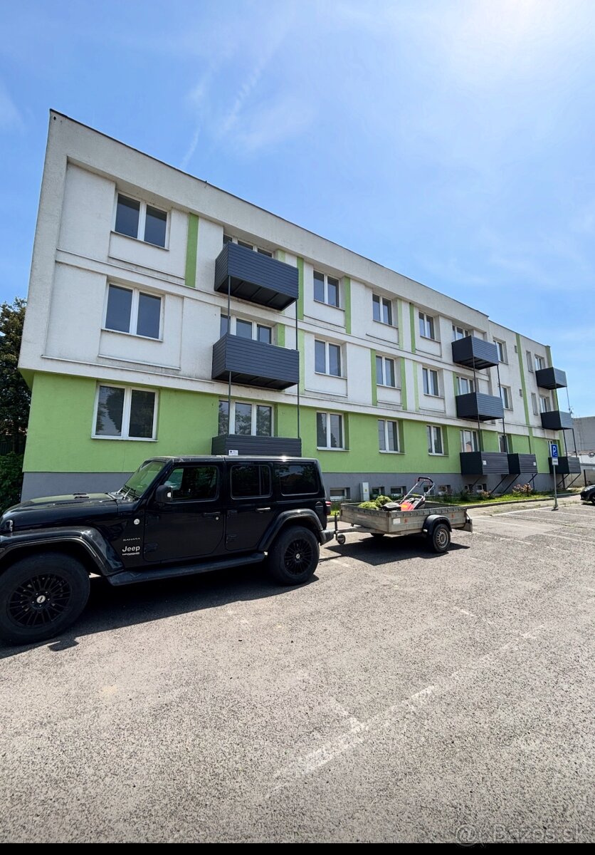 Byt v Hlohovci s balkónom