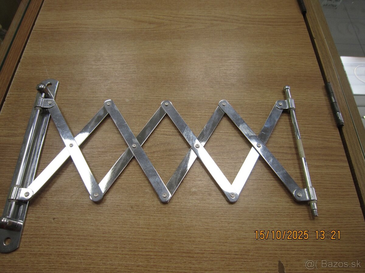 Darujem vyťahovací držiak  tzv. harmoniku