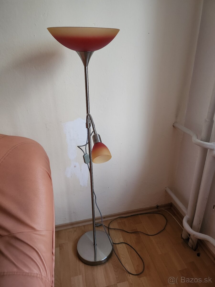 Stojaca lampa