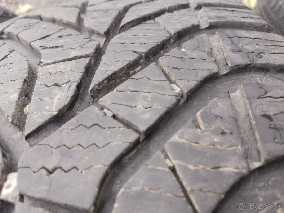 215/60r16   215/60 R16 zimné Yokohama