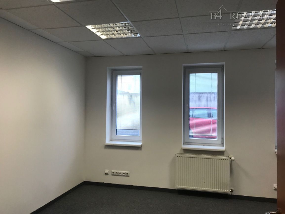 Kancelária na prenájom, 17 m2, Trenčín, Piaristická ul. / ši