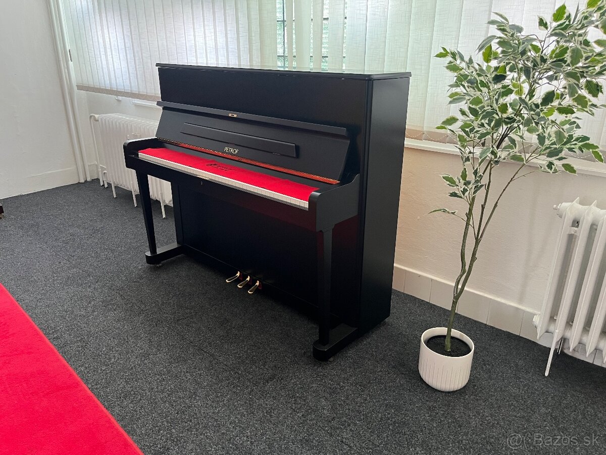 Zánovní Petrof P118 vyroben v řece 2006