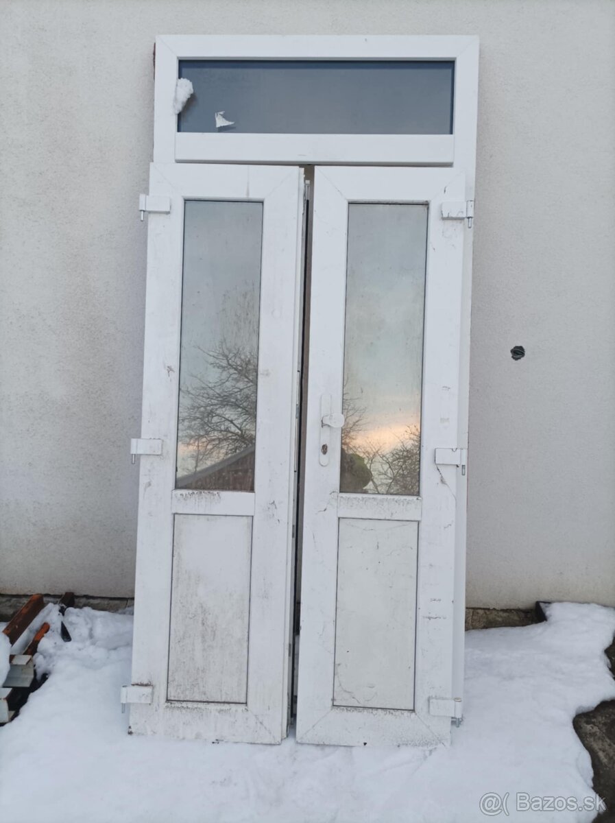 Vchodové plastové dvere