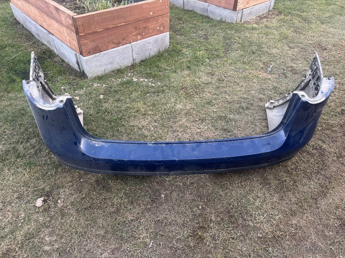 Zadný naraznik vw passat b6 combi