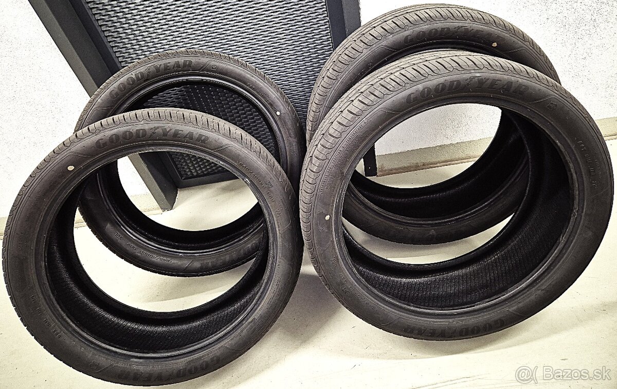 245/40 R20 Goodyear EfficientGrip Performance 2