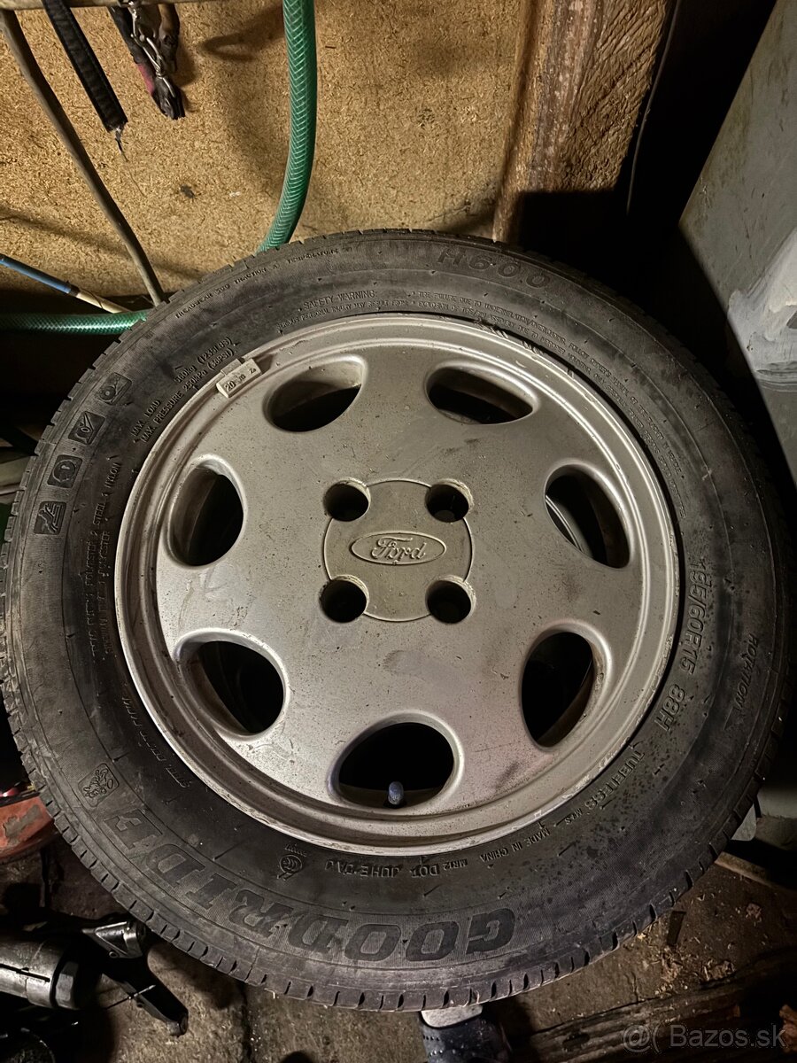 Elektrony 4x108