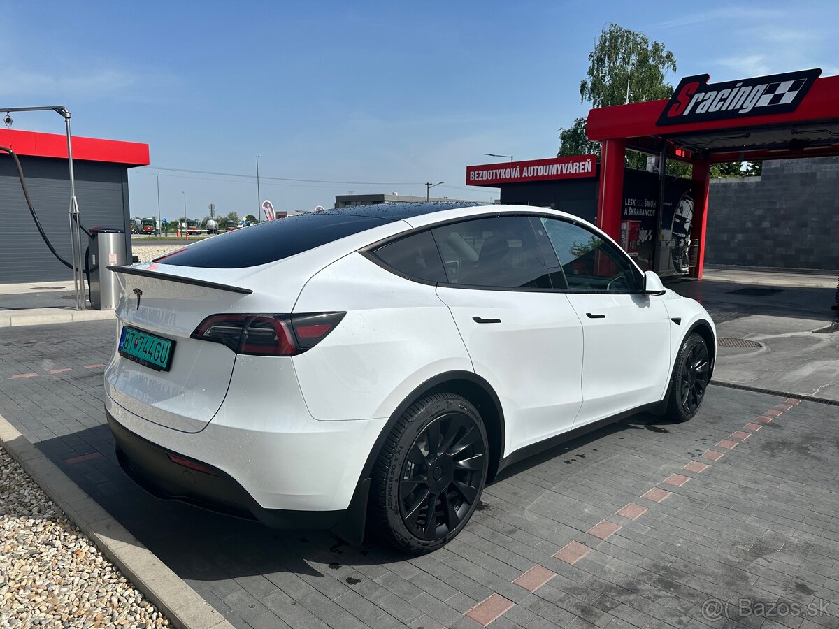 Predám Teslu Model Y RWD LFP batéria, tažné zariadenie