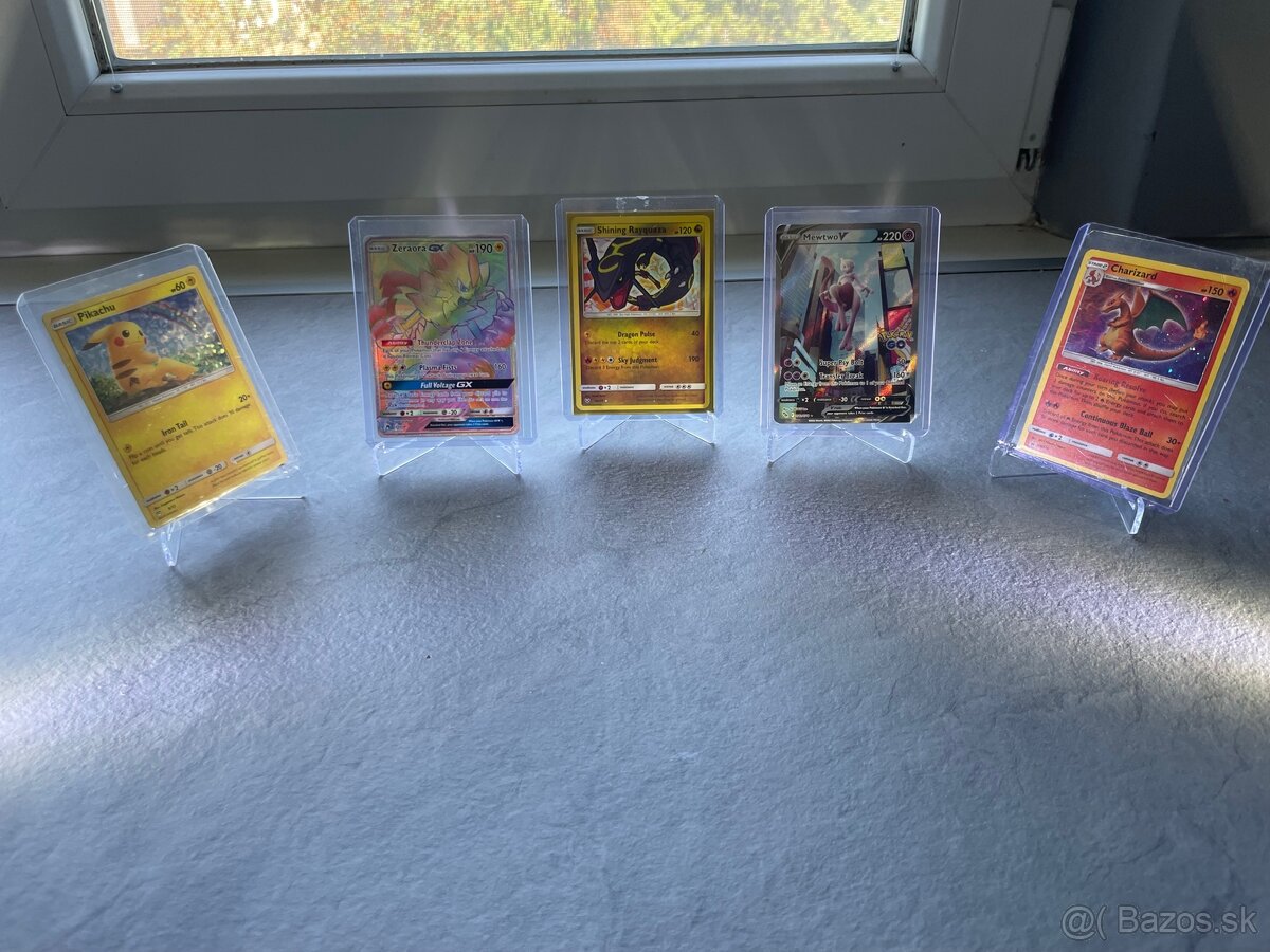 Pokemon karty opotrebované