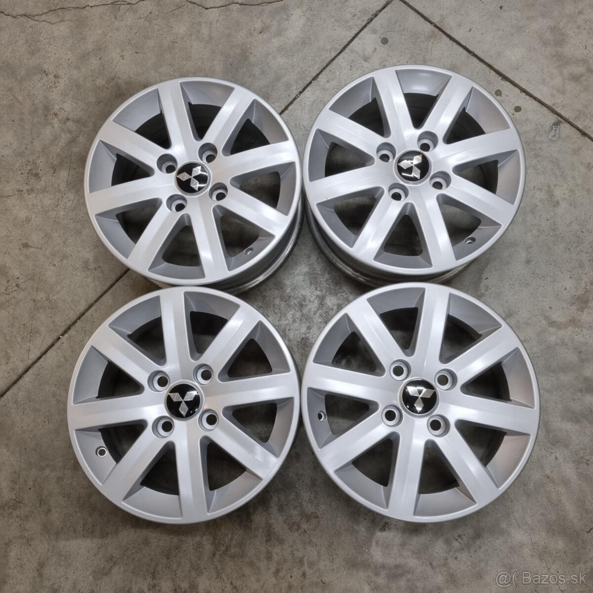 Mitsubishi disky 4x114,3 R15 6J ET46