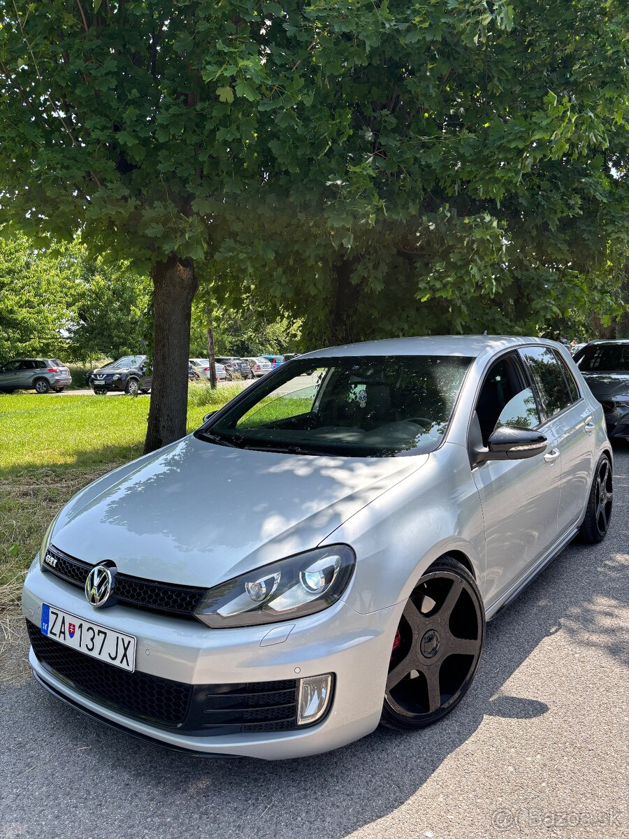 VOLKSWAGEN GOLF GTI • 2010 • 2.0 TSI