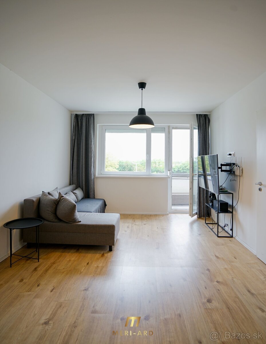 Predaj 2 izbový byt s balkónom a parkovacím miestom, RAJKA