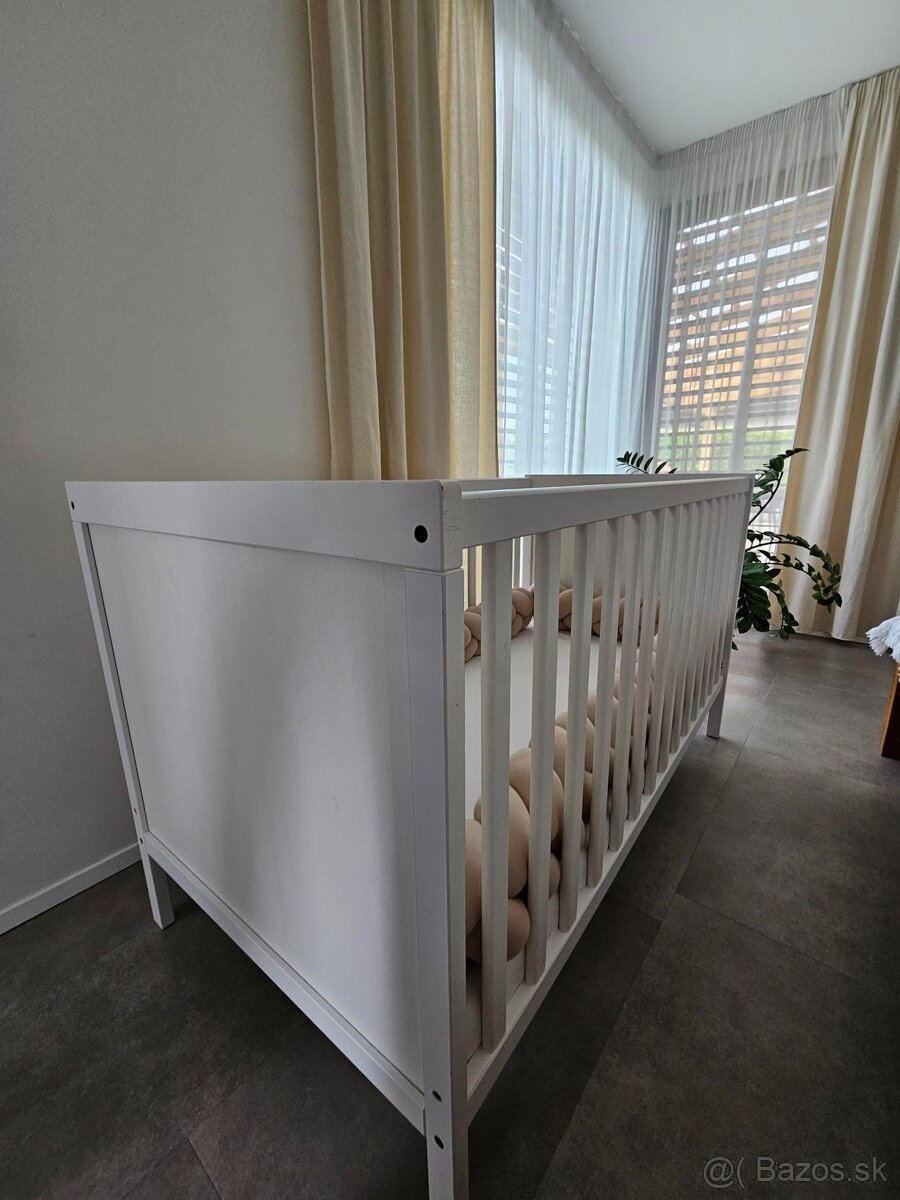 Na predaj: detská postieľka IKEA SUNDVIK s matracom