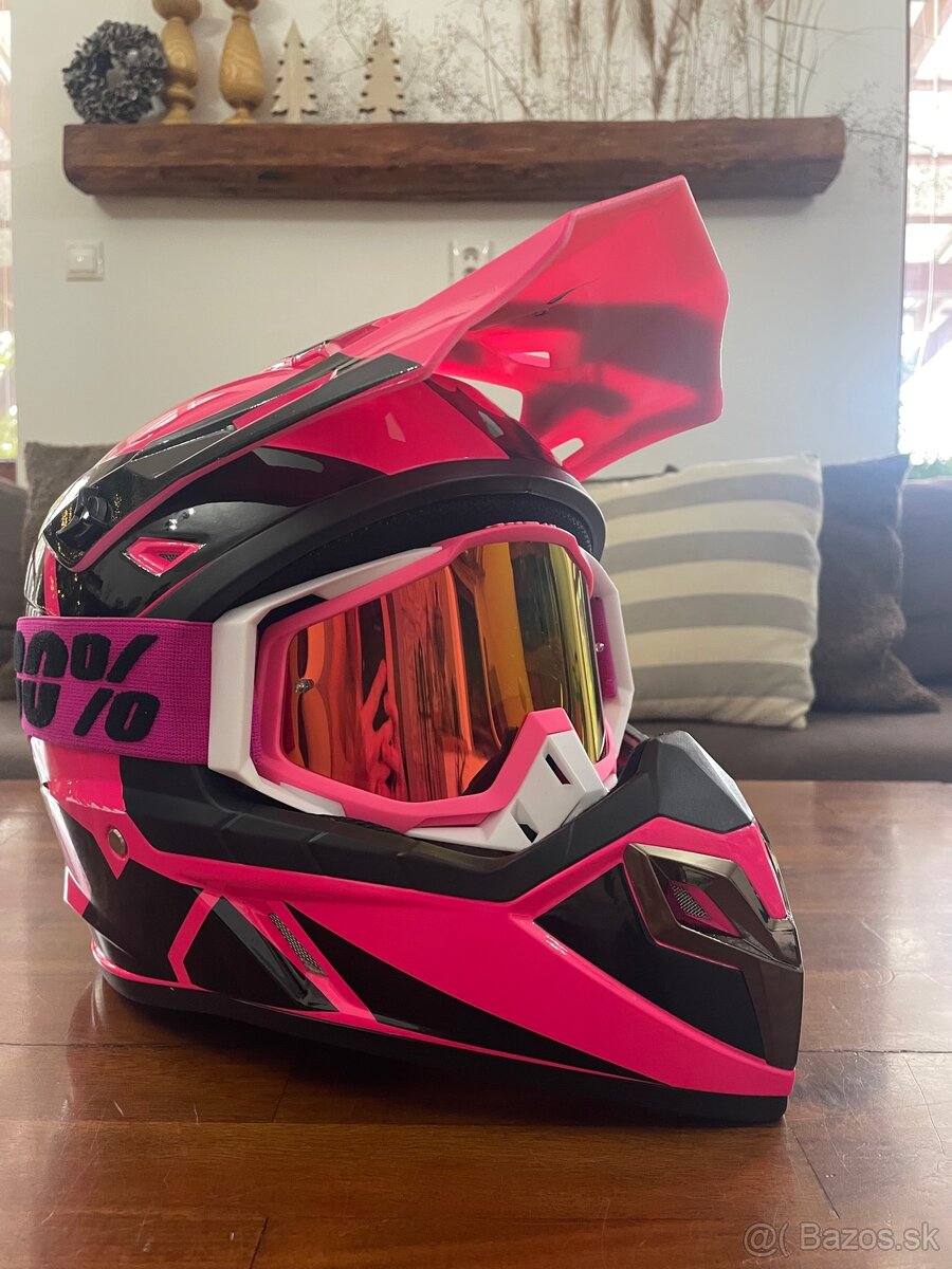 Motocrossová prilba