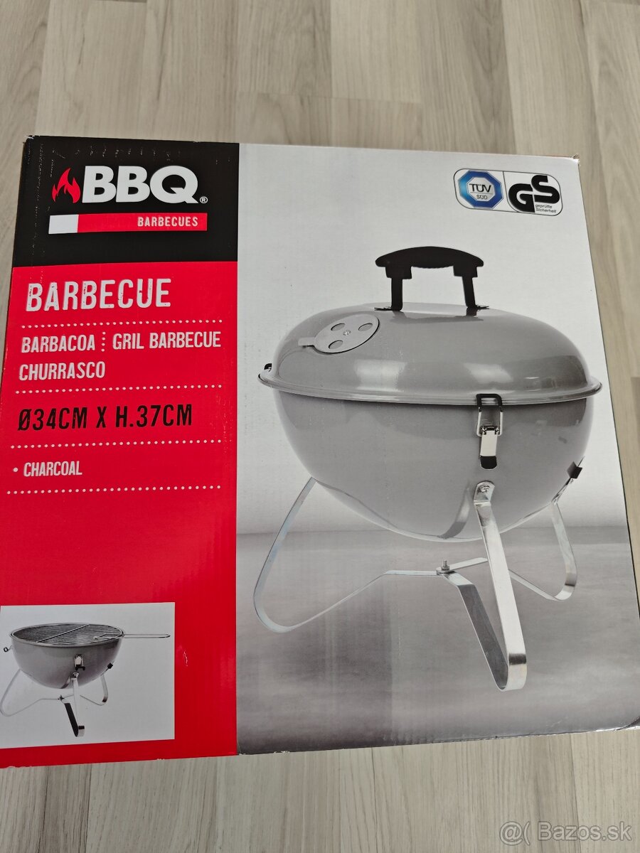 Prenosný gril na drevené uhlie