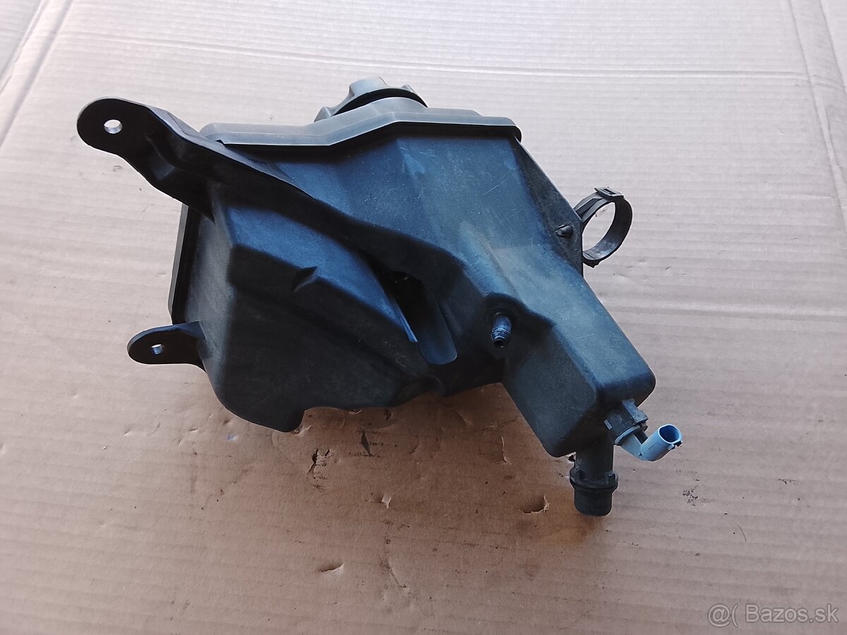 BMW nadoba na chladiacu kvapalinu