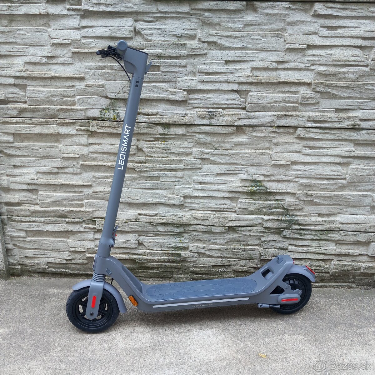 Leqi A9 (Leqismart) - elektrická kolobežka, šedá