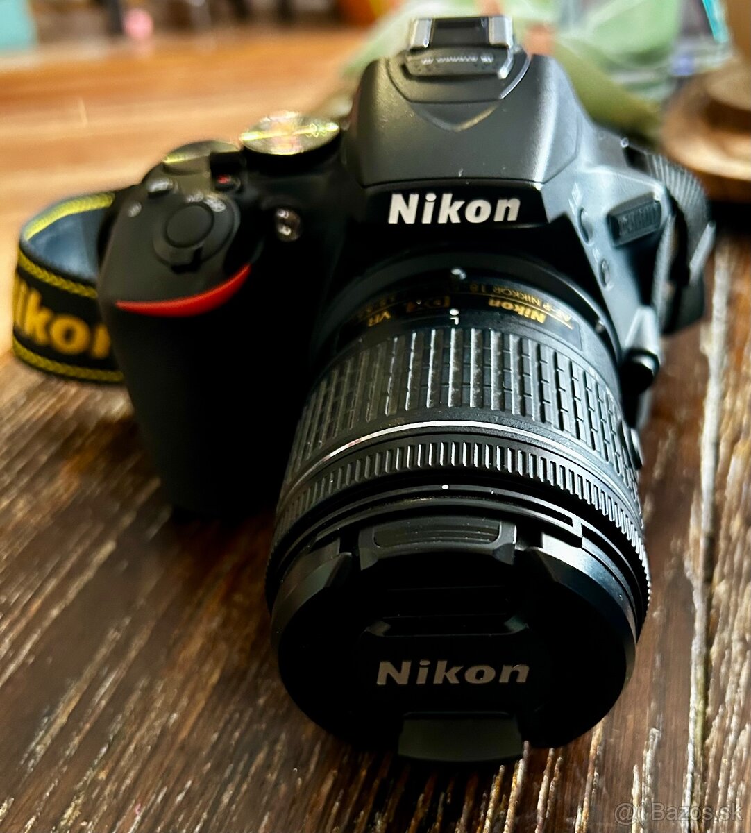 Nikon D5600, 18–140mm VR + 2x batéria a nabíjačka