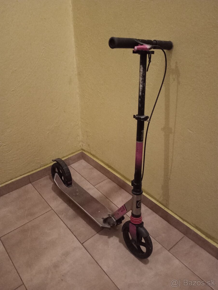 Predám Kolobežku Oxelo mid 9
