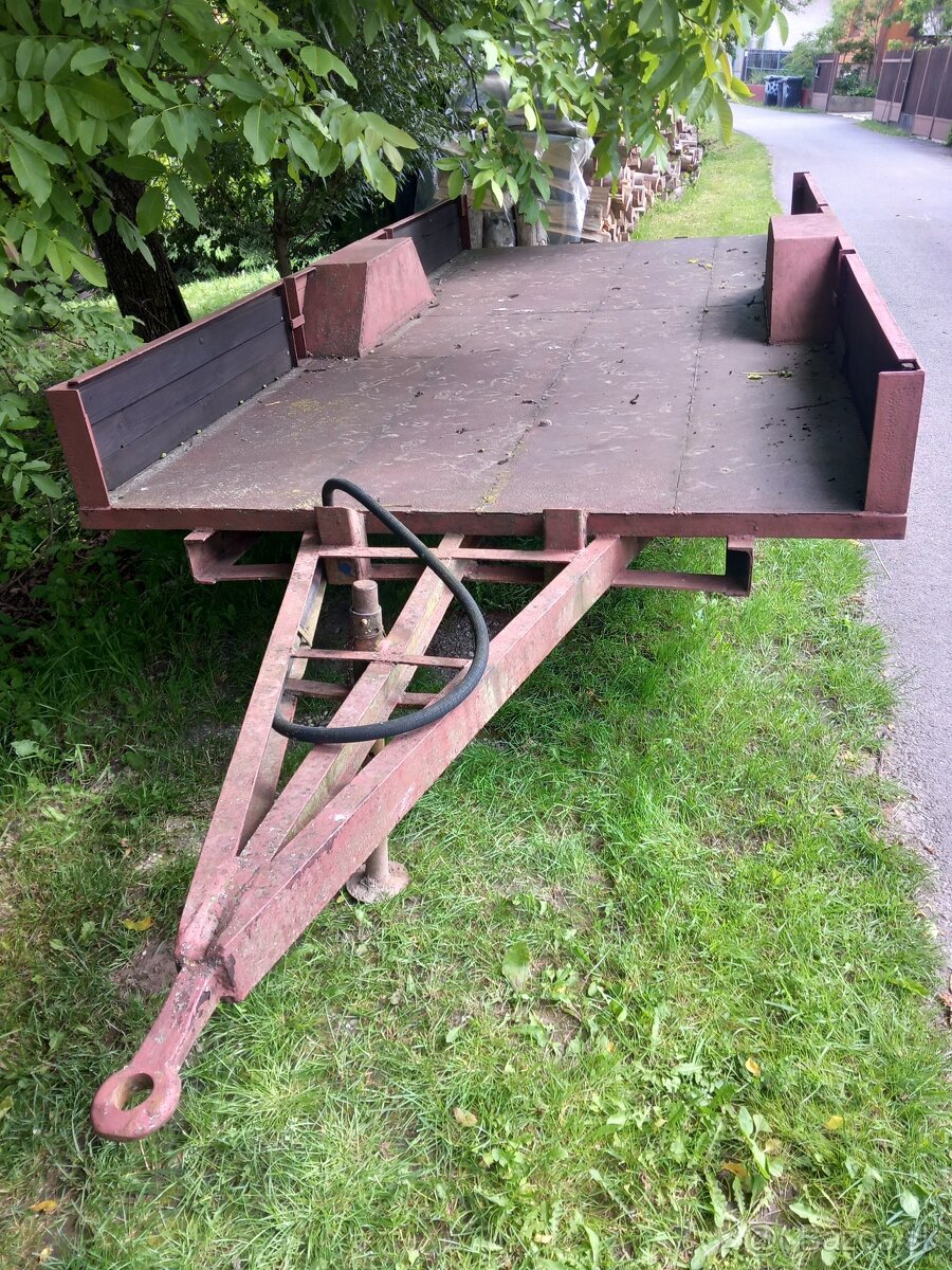 Predam brzdený plaťák