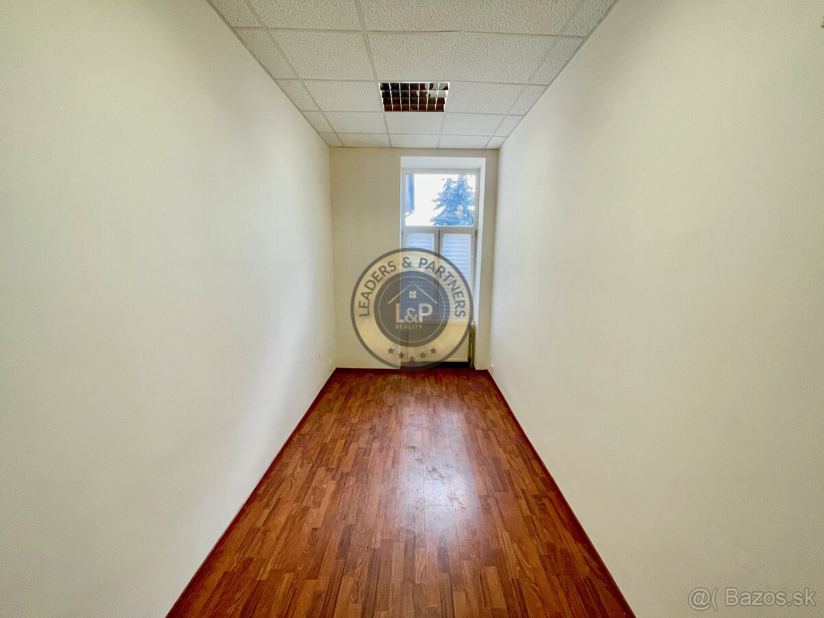 Na prenájom kancelária 10 m2, Moyzesova ul., Košice-Staré Me