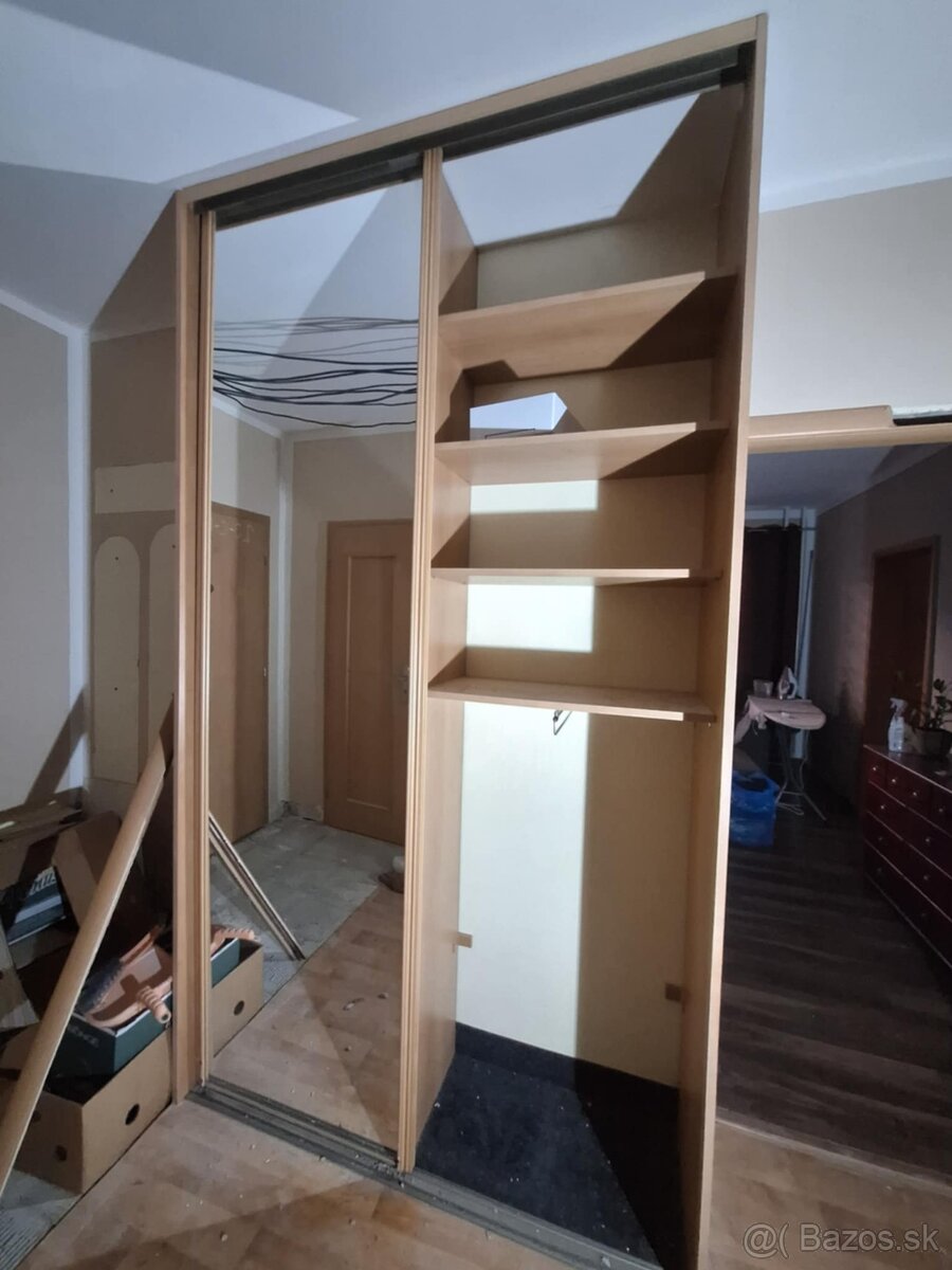 Vstavana skrina Roldor