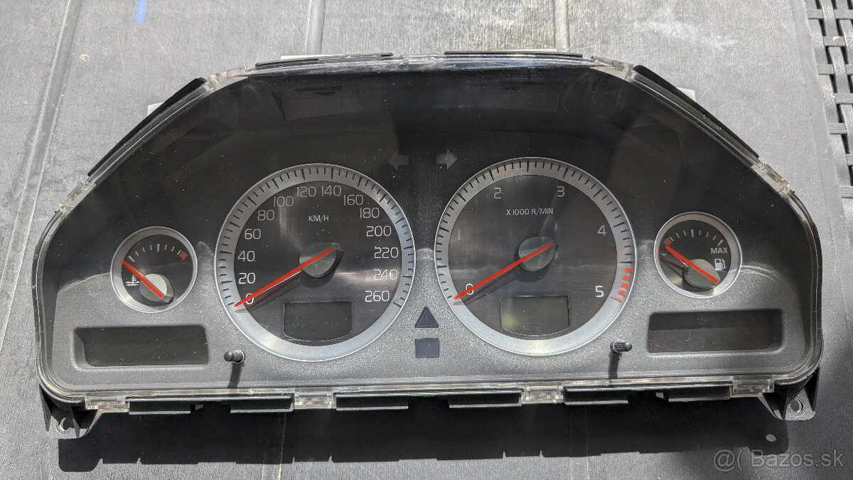 Volvo XC90 diesel budíky